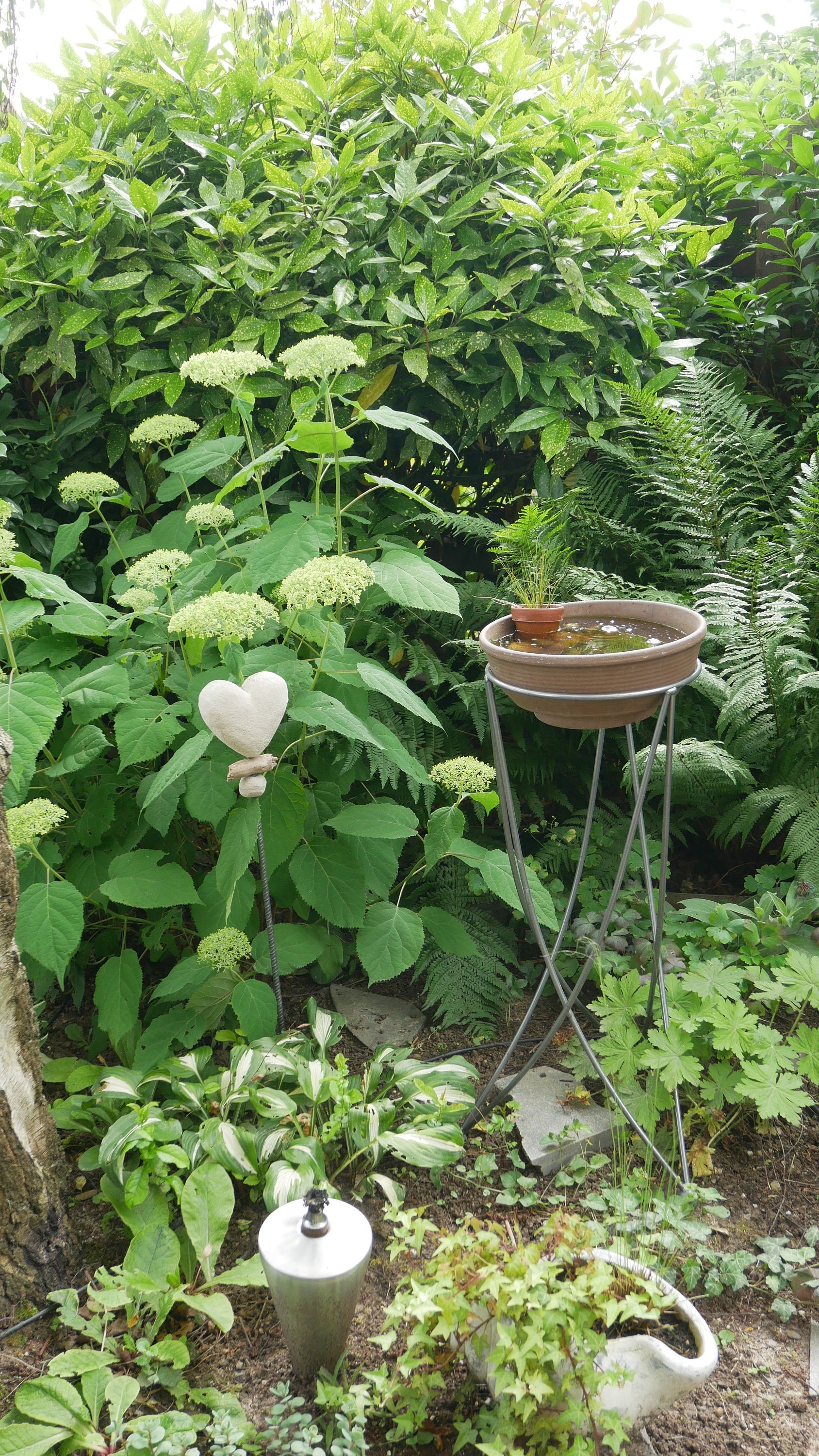 Deko Herz, Beton Herz, Gartendeko, Herz für den Garten, Dekoration, Grab Deko, Gartenstecker, 100029