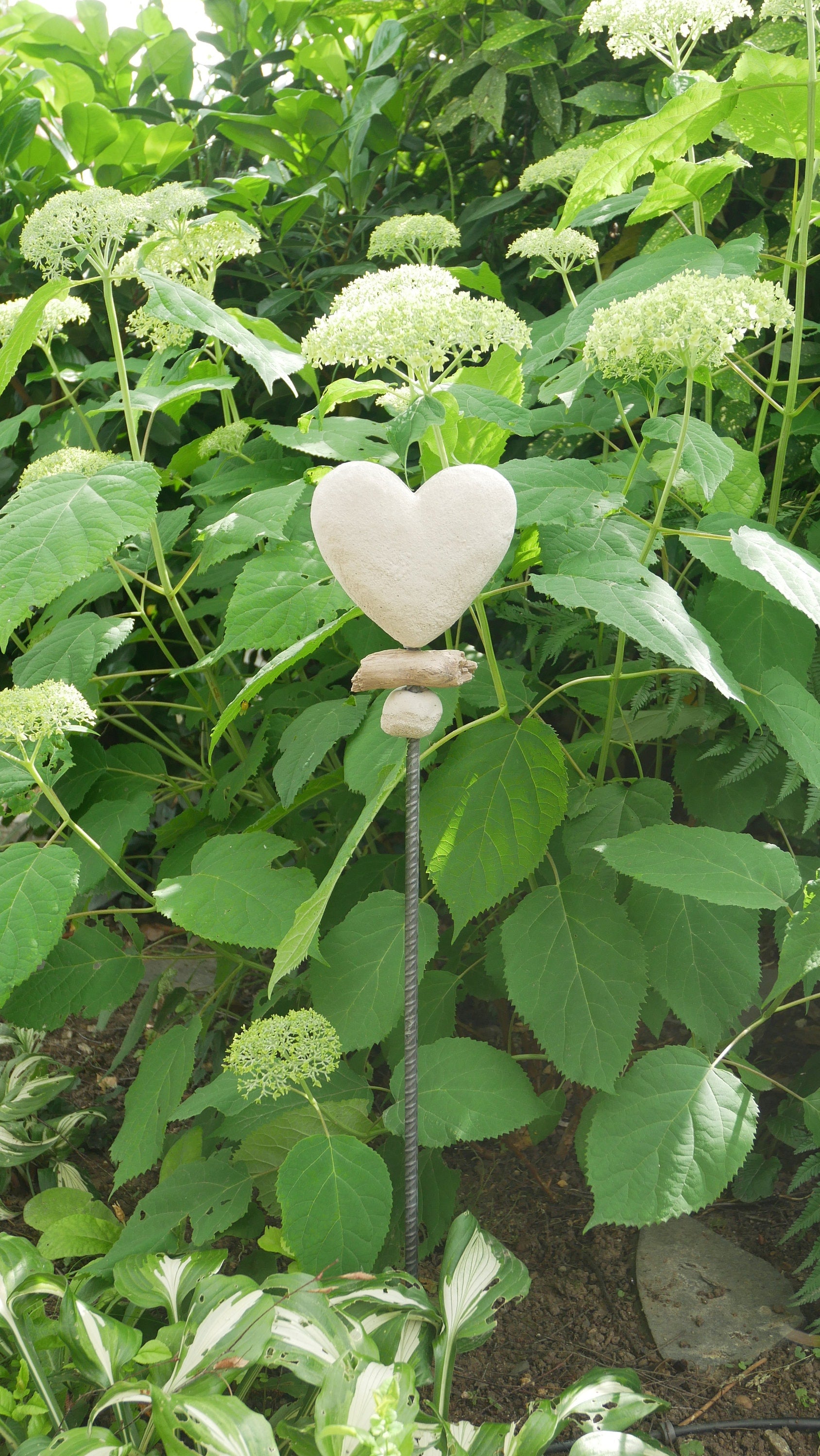 Deko Herz, Beton Herz, Gartendeko, Herz für den Garten, Dekoration, Grab Deko, Gartenstecker, 100029
