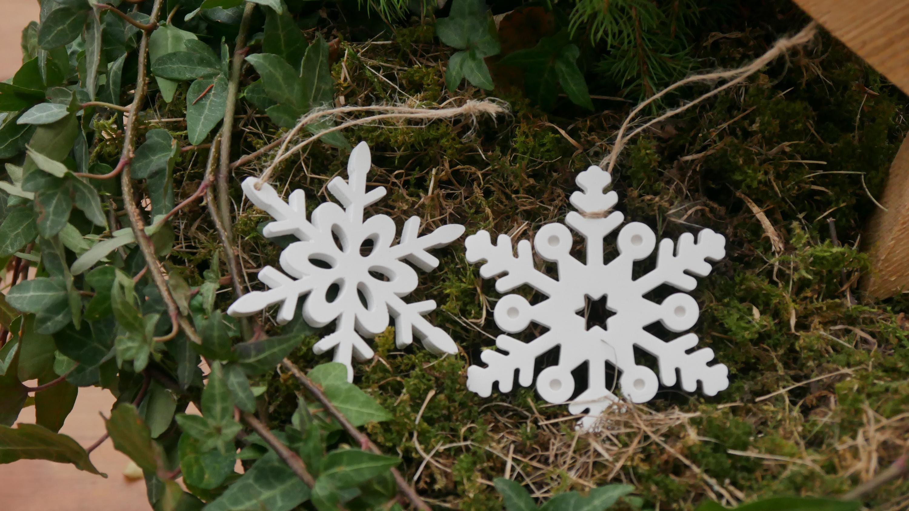 Geschenkanhänger, Dekoanhänger, Tannenbaumschmuck, Baumschmuck, Schmuckanhänger, Schneeflocken, Sterne, Kristalle