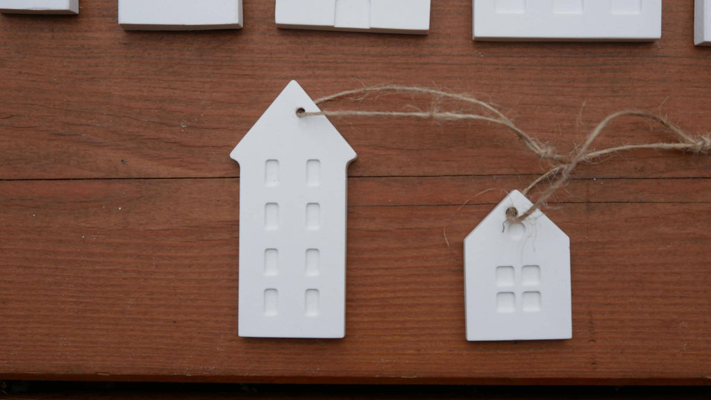 Geschenkanhänger, Dekoanhänger, Tannenbaumschmuck,Schmuckanhänger, Häuschen, Minihaus, Skandi Deko, Skandinavische Deko