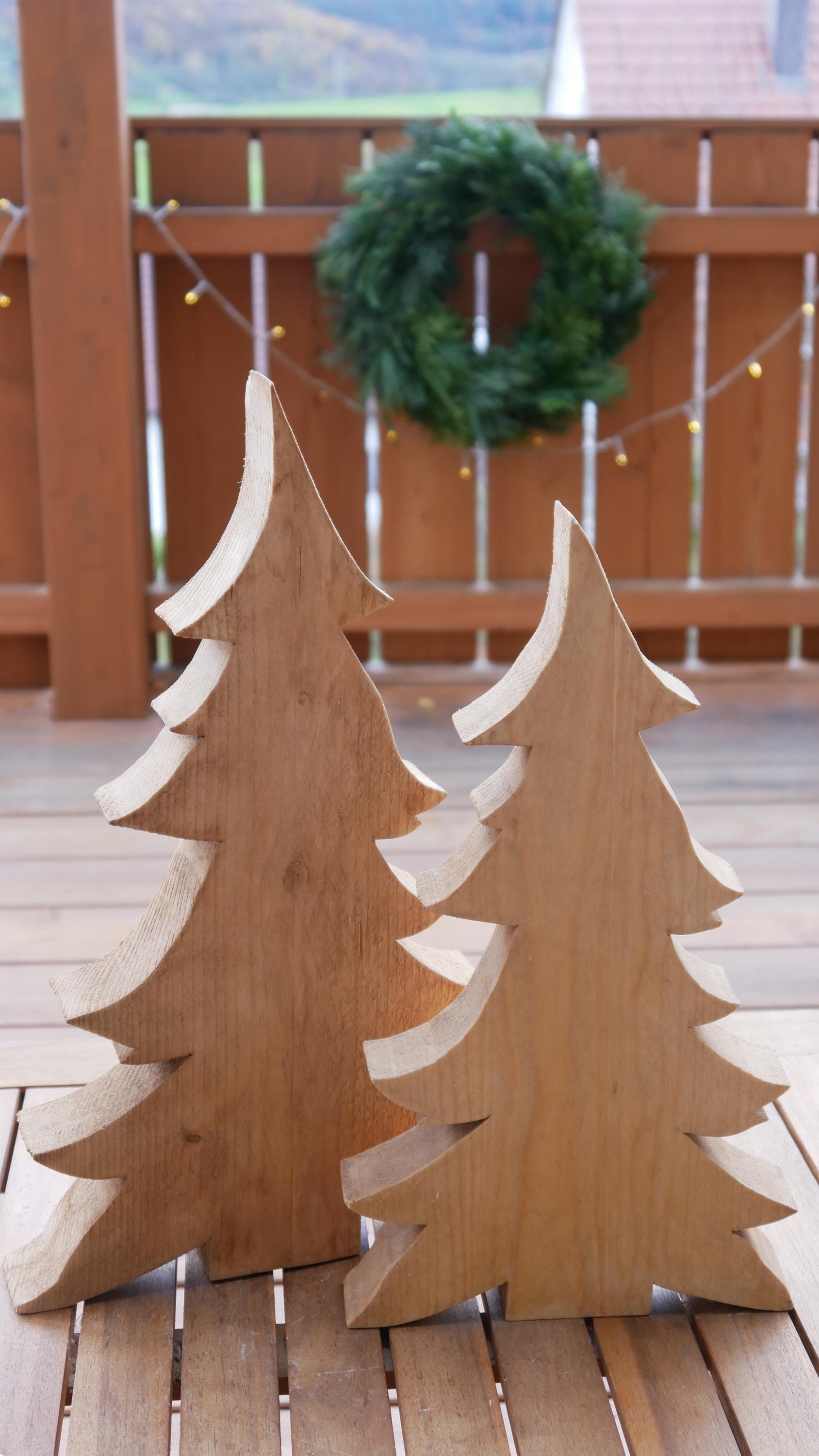große Tannenbäume, Holztanne, Dekotannen, Winter, Weihnachten, Dekoration Haustüre, Winterdekoration Haustüre