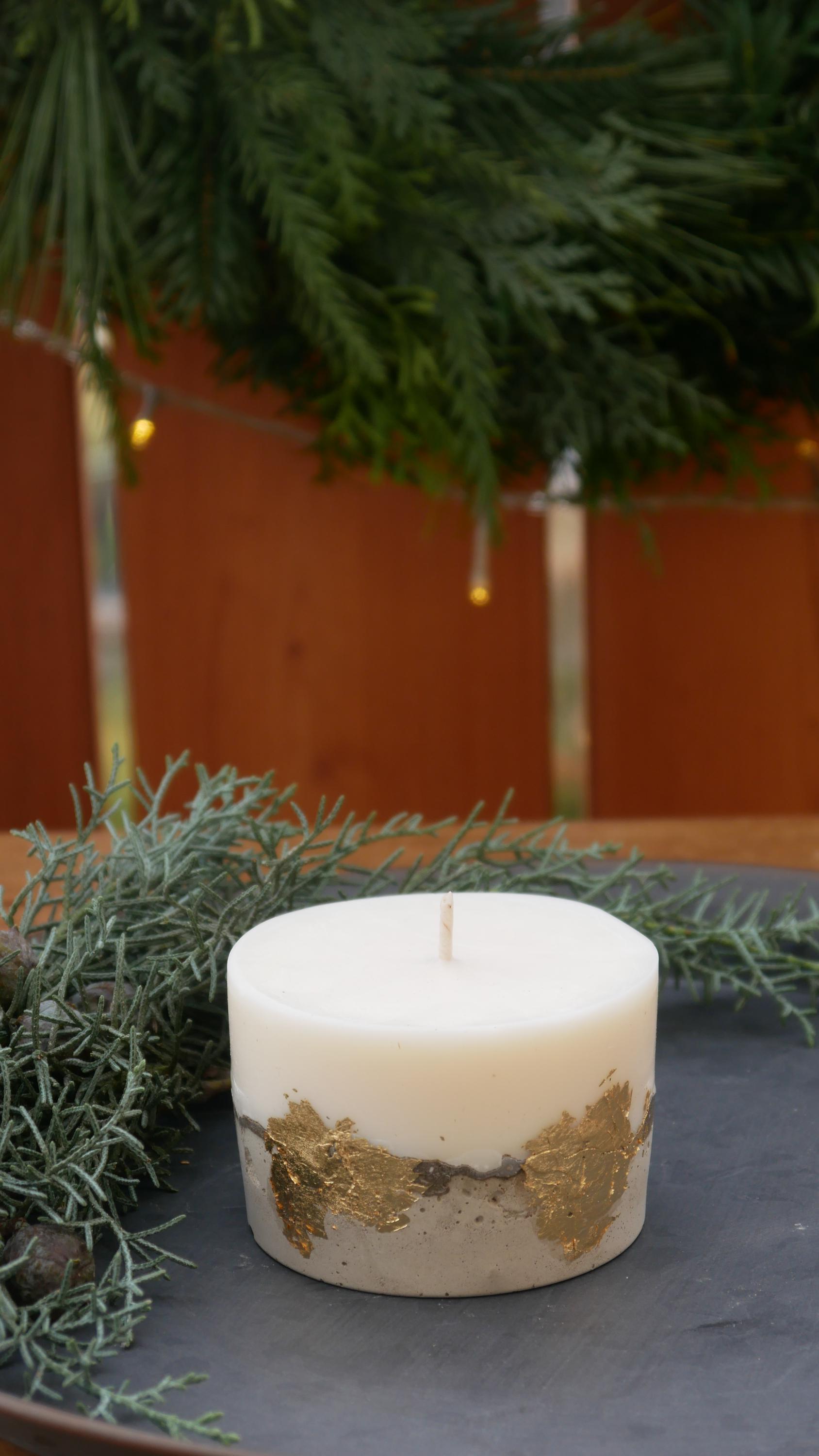 Betonkerze Gold, Weihnachtskerze, Betonlicht, Kerze, Tischdeko, Stumpenkerze, Blockkerze, goldene Kerze, 100032