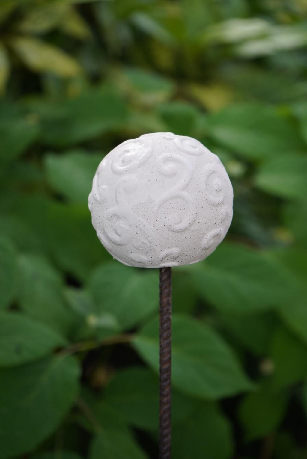 Deko Kugel, Beton Kugel, Gartendeko, Kugel für den Garten, Dekoration, Gartenstecker