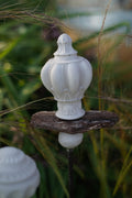 Deko Zierspitze, Beton Spitze, Gartendeko, Deko für den Garten MIT Holzstück und kleiner Kugel, Gartenstecker, 100023