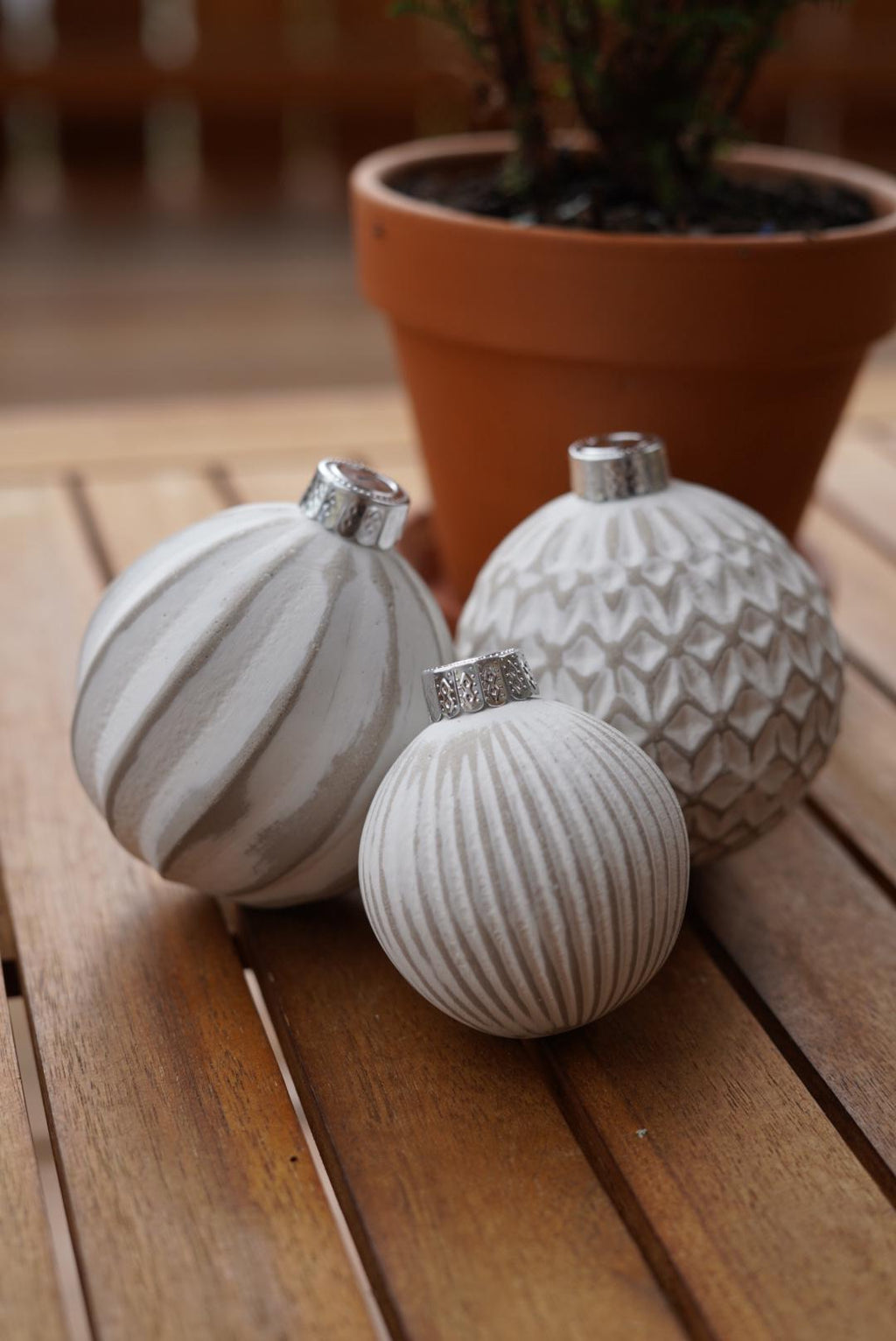 Christbaumkugel aus Beton, Beton Kugel, Beton Dekoration, Weihnachtsdekoration, weißlich
