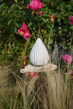 gemusterte Deko Spitze, Beton Kegel, Gartendeko, Kegel für den Garten MIT Holzstück, Gartenstecker, 100028