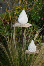 gemusterte Deko Spitze, Beton Kegel, Gartendeko, Kegel für den Garten MIT Holzstück, Gartenstecker, 100028