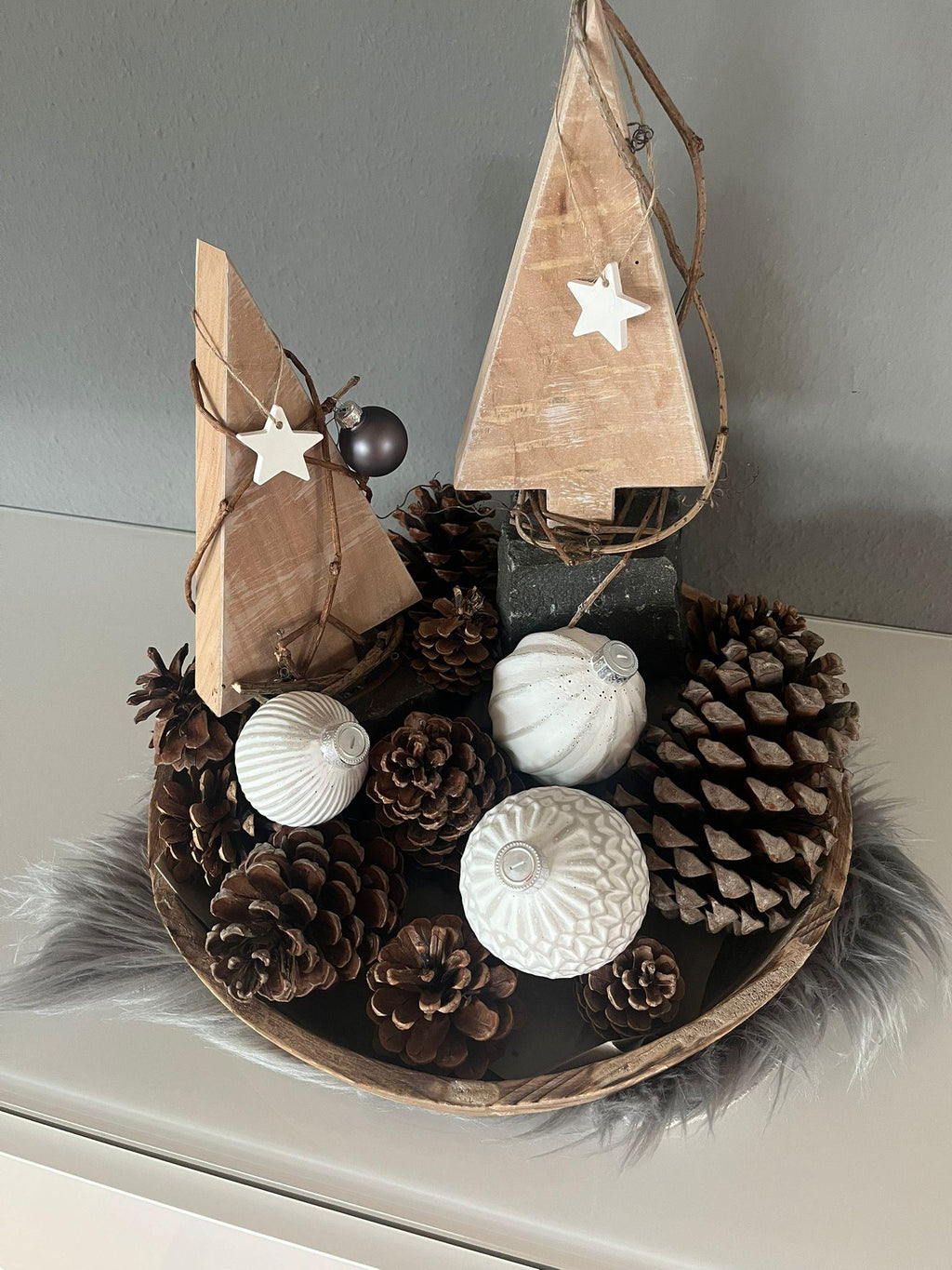 Christbaumkugel aus Beton, Beton Kugel, Beton Dekoration, Weihnachtsdekoration, weißlich
