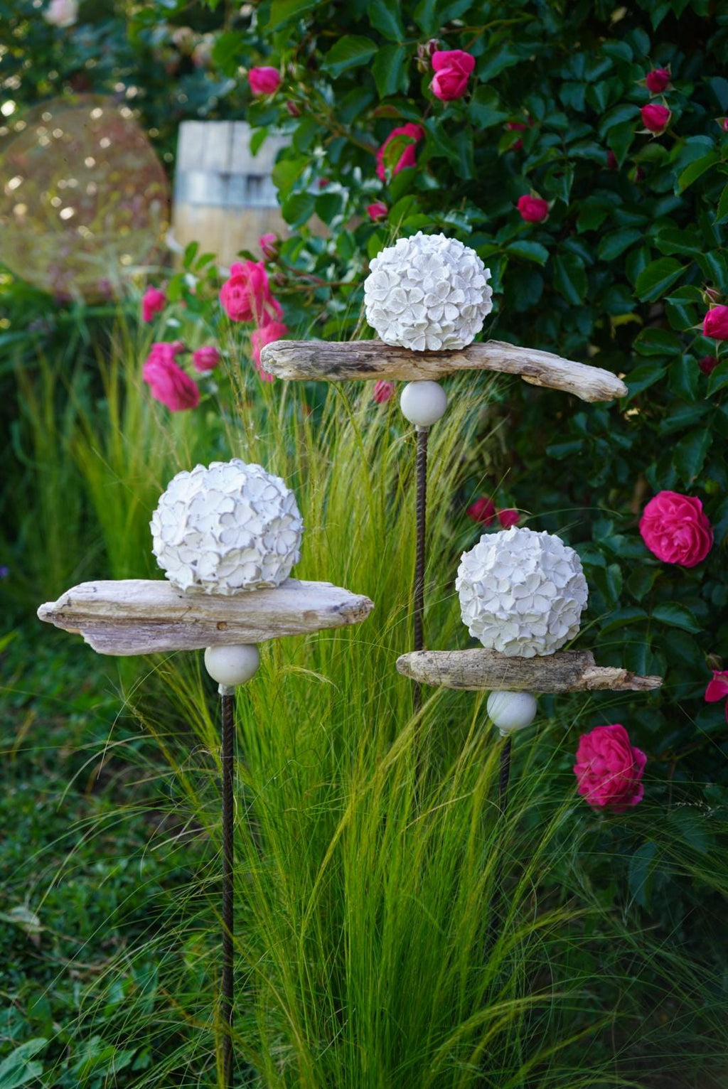 gemusterte Deko Kugel, Beton Kugel, Gartendeko, Kugel für den Garten MIT Holzstück und kleiner Kugel, Gartenstecker, shabby, hygge