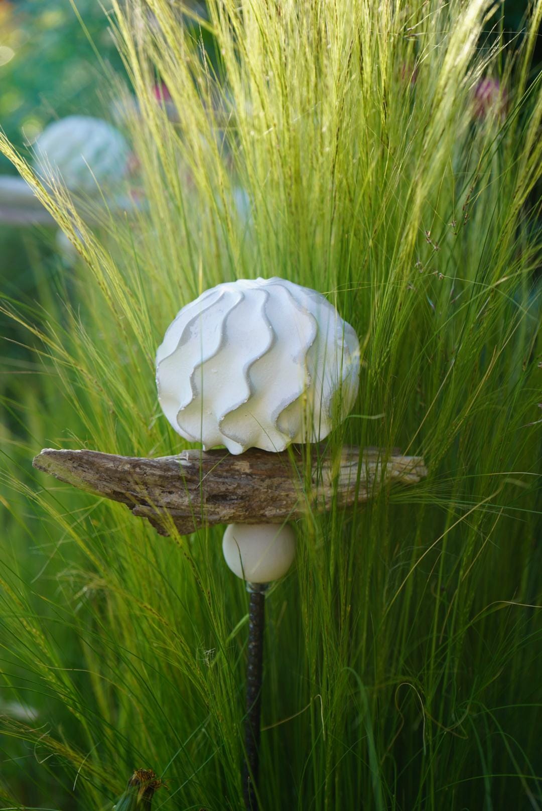 gemusterte Deko Kugel, Beton Kugel, Gartendeko, Kugel für den Garten MIT Holzstück und kleiner Kugel, Gartenstecker, shabby, hygge