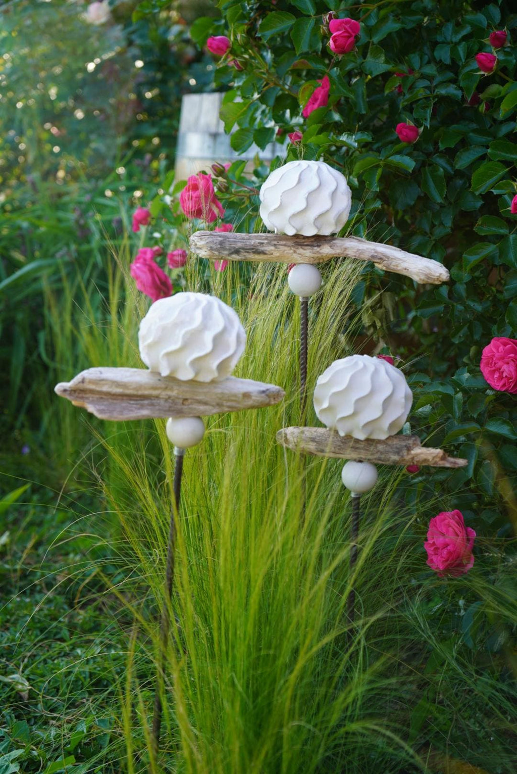 gemusterte Deko Kugel, Beton Kugel, Gartendeko, Kugel für den Garten MIT Holzstück und kleiner Kugel, Gartenstecker, shabby, hygge