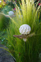 gemusterte Deko Kugel, Beton Kugel, Gartendeko, Kugel für den Garten MIT Holzstück und kleiner Kugel, Gartenstecker, shabby, hygge