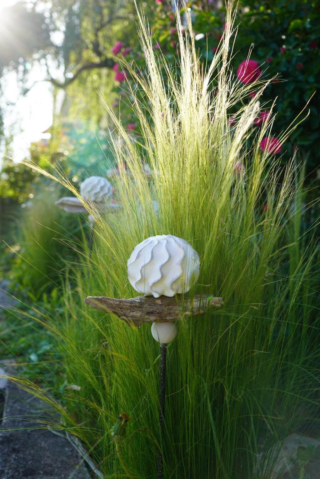 gemusterte Deko Kugel, Beton Kugel, Gartendeko, Kugel für den Garten MIT Holzstück und kleiner Kugel, Gartenstecker, shabby, hygge