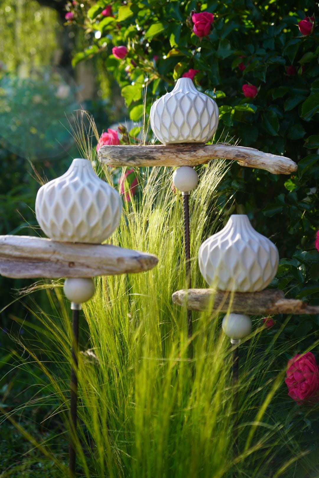 gemusterte Deko Kugel, Beton Kugel, Gartendeko, Kugel für den Garten MIT Holzstück und kleiner Kugel, Gartenstecker, shabby, hygge