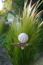 gemusterte Deko Kugel, Beton Kugel, Gartendeko, Kugel für den Garten MIT Holzstück und kleiner Kugel, Gartenstecker, shabby, hygge