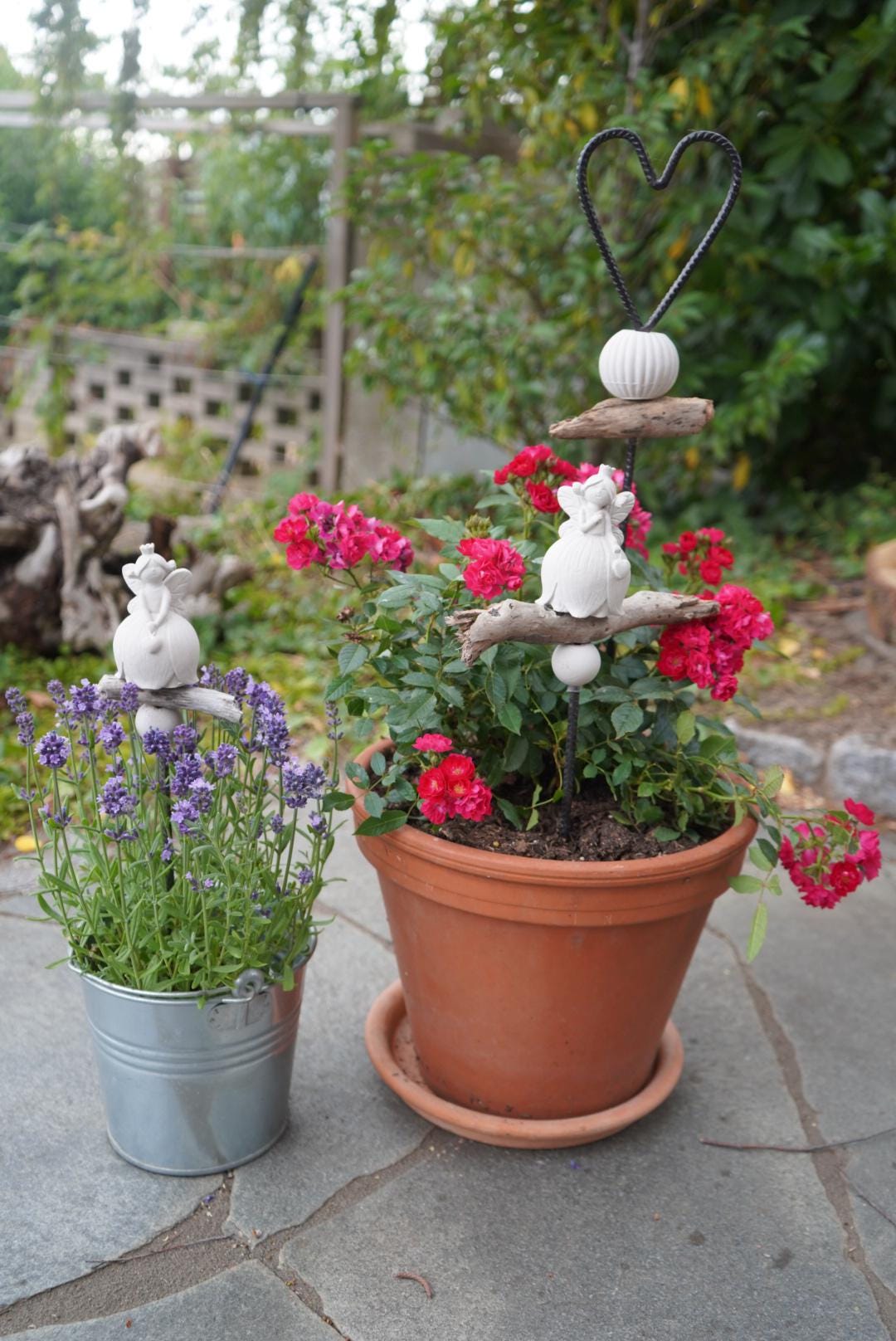 Deko Vogel, Beton Vogel, Gartendeko, Elfe, Gartenstecker mit Betonfigur, Baustahl, Blumenmädchen