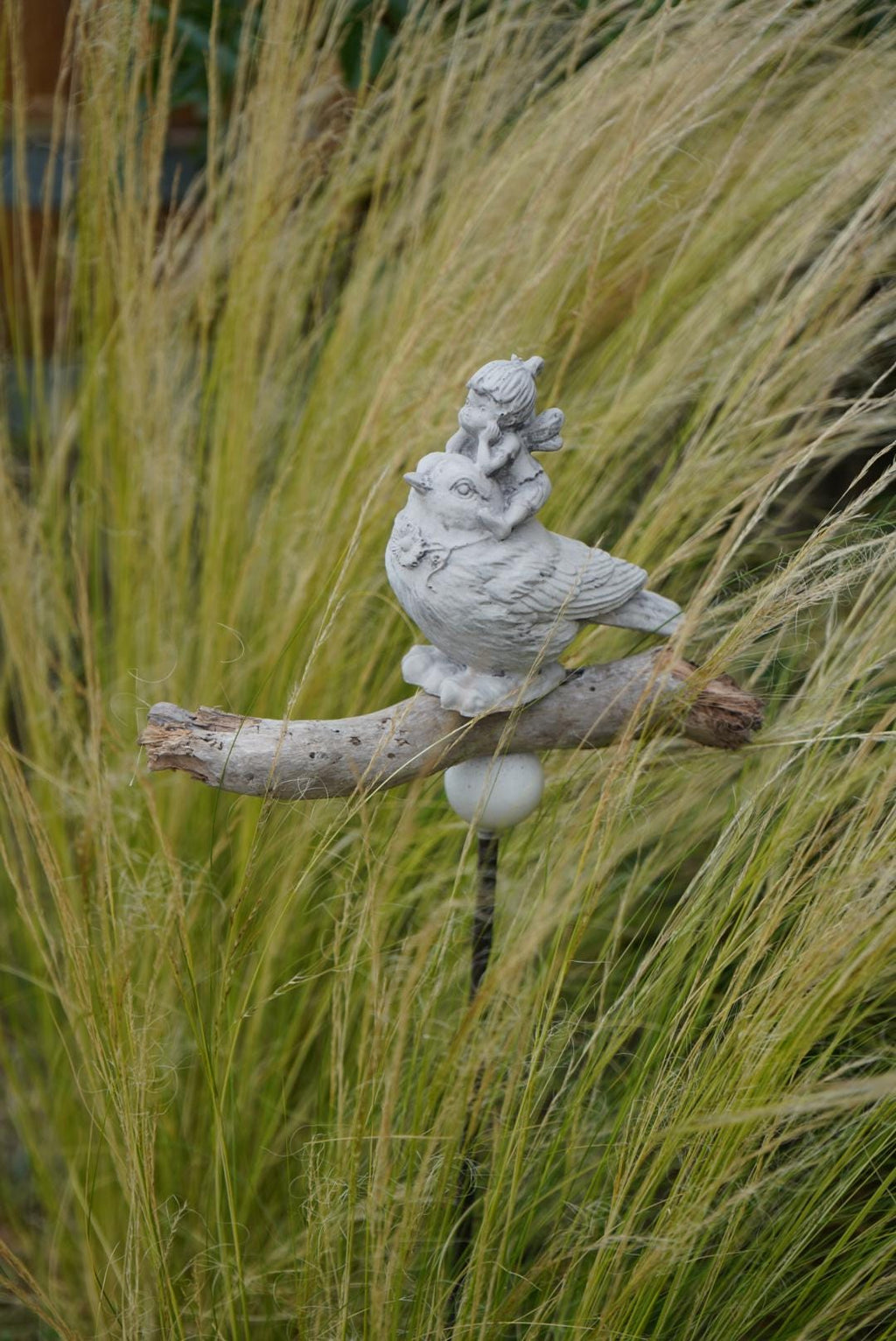 Deko Vogel, Beton Vogel, Gartendeko, Elfe, Gartenstecker mit Betonfigur, Baustahl, Blumenmädchen