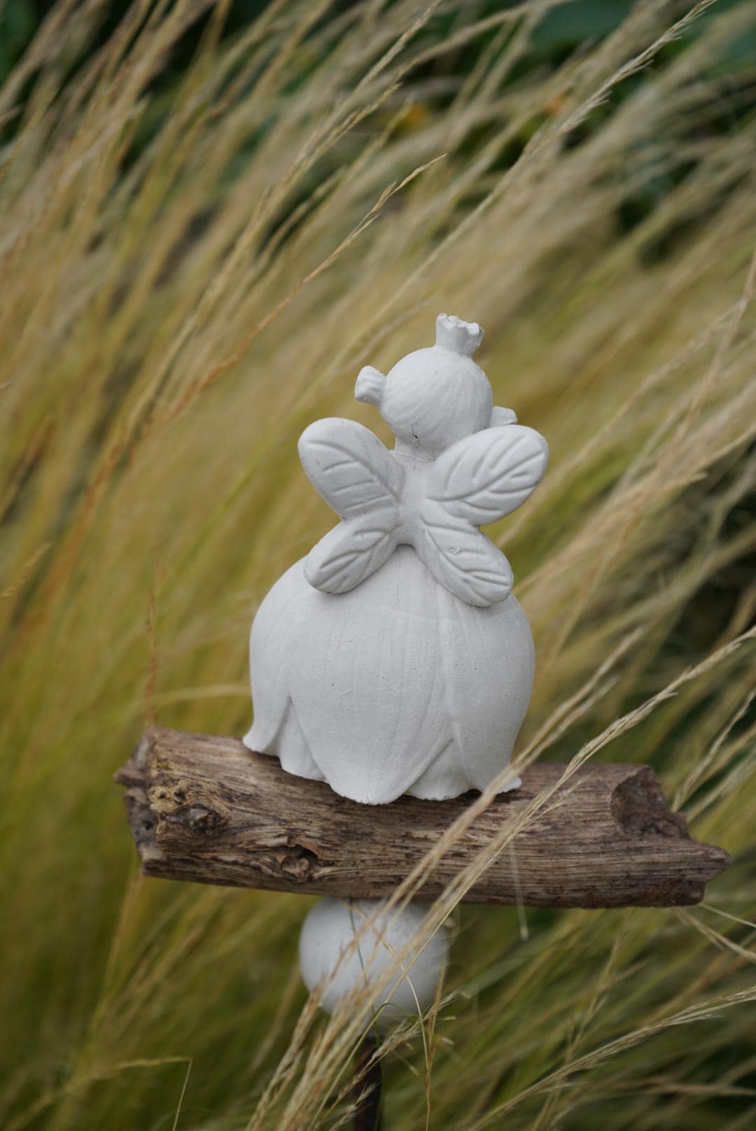 Deko Vogel, Beton Vogel, Gartendeko, Elfe, Gartenstecker mit Betonfigur, Baustahl, Blumenmädchen
