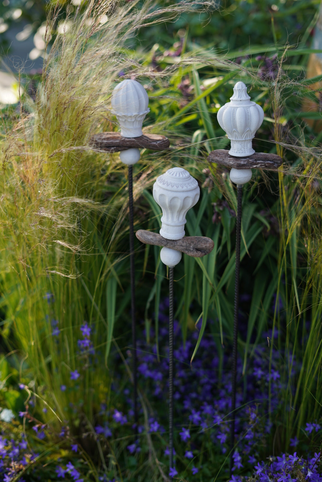 Deko Zierspitze, Beton Spitze, Gartendeko, Deko für den Garten MIT Holzstück und kleiner Kugel